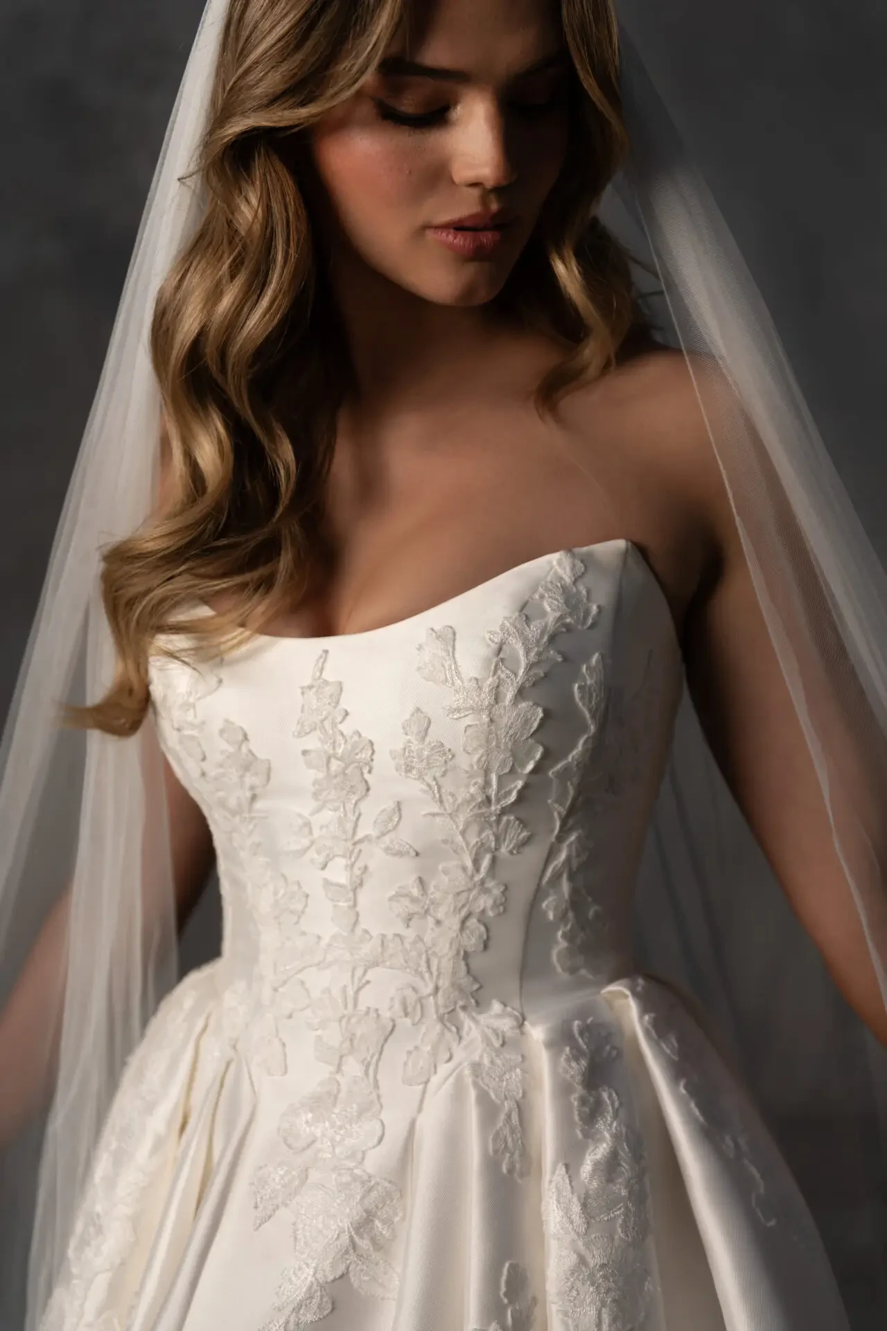 Essense of Australia, D4265, Wedding gown