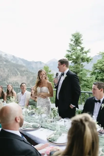 groom giving speech at wedding