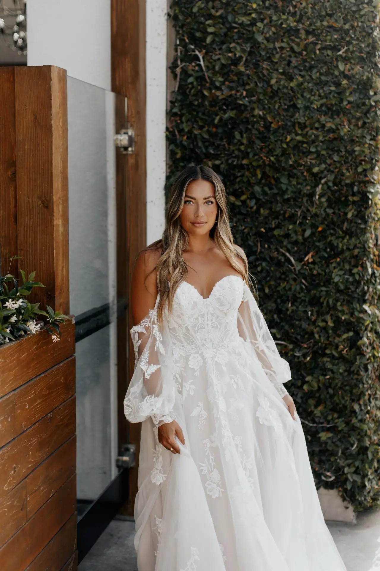 off the shoulder sleeve