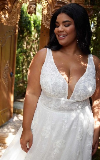 Style Brittany Essense of Australia #5 thumbnail
