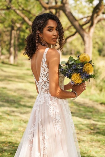 Style Larissa Lillian West #1 thumbnail