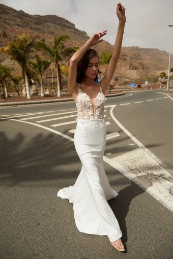 Style Carmen Adore by Justin Alexander #1 thumbnail