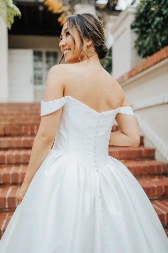 Style Antoinette Essense of Australia #1 thumbnail