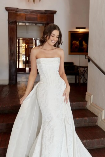 Style Adrienne Essense of Australia #7 thumbnail