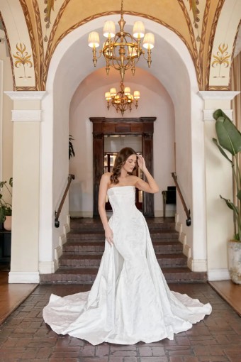 Style Adrienne Essense of Australia #12 thumbnail