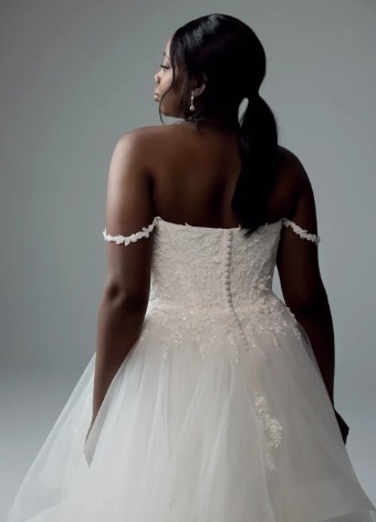 Style Isabella Sophia Tolli #4 thumbnail